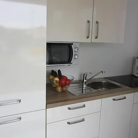 Tadic مالينسكا